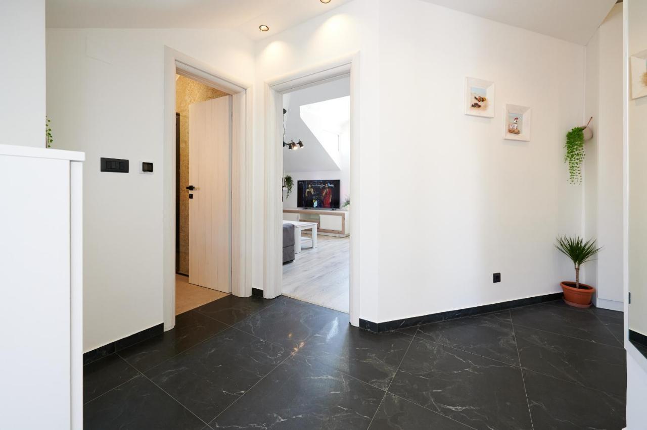 Apartment Ana-Marija トロギール エクステリア 写真